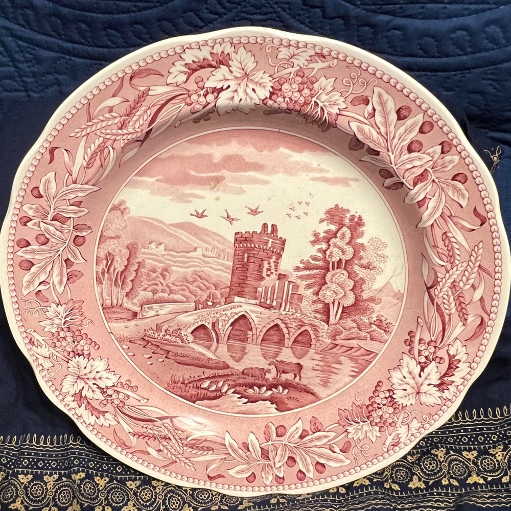Beautiful historical dinner plate the SPODE ARCHIVE COLLECTION TRADITIONS SERIES
